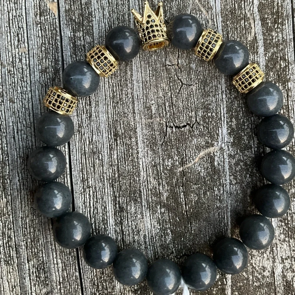 Hand Crafted Natural Stone Crown Stretch Bracelet 7.5” Gemstone Gray Charm